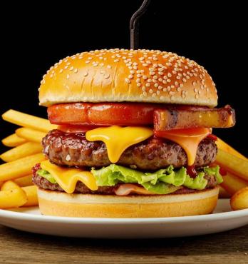 С котлетой из говядины