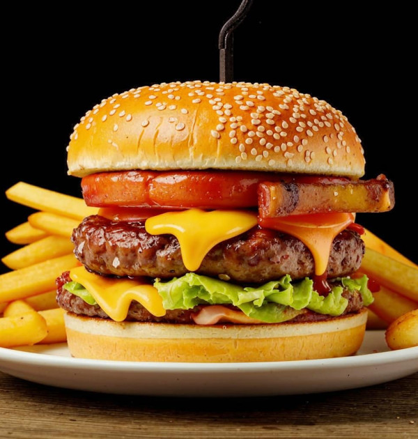 С котлетой из говядины